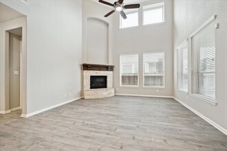 Building Photo - 1535 Giles Dr