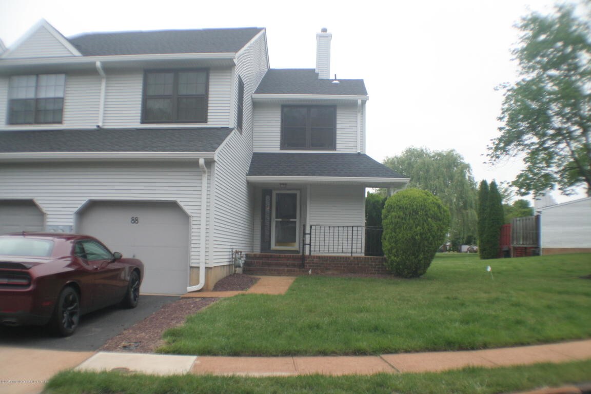 Primary Photo - 88 Chestnut Way