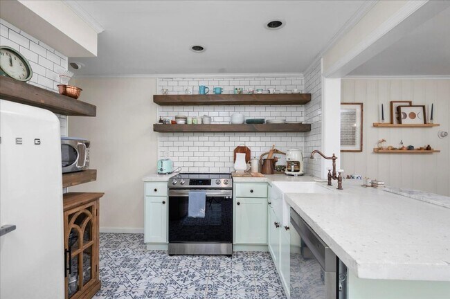Foto del edificio - Ranch-style residence offers 3 bedrooms an...