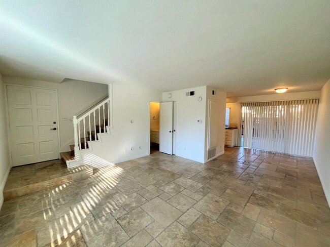 Foto del edificio - Todd Ranch Townhome- Enjoy The Community Pool!
