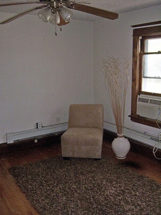 Foto del edificio - 811-28TH