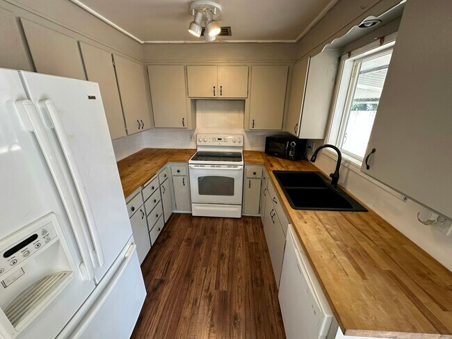 Foto del edificio - 5118 N Cannon St