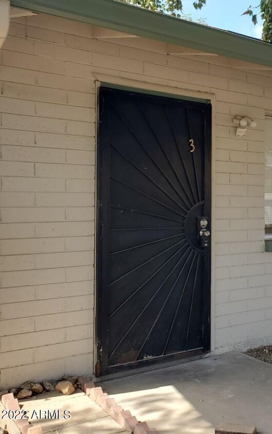 Primary Photo - 1519 W Desert Cove Ave