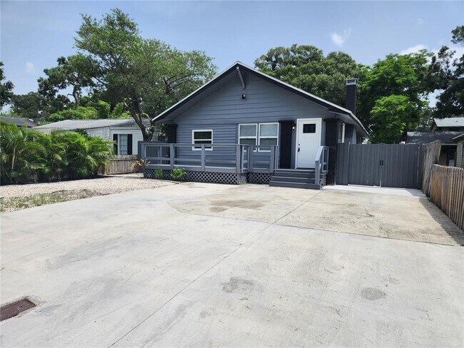 Foto del edificio - 3924 45th Ave N