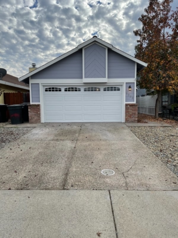 Building Photo - 1323 Hidalgo Cir