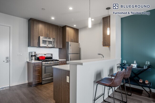 Foto del edificio - 375 N La Cienega Blvd