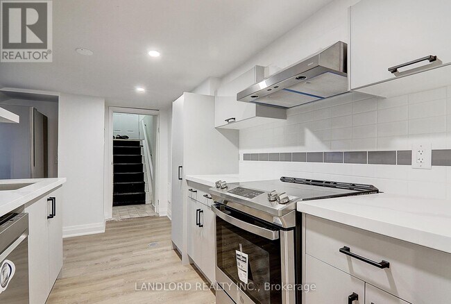 Building Photo - 130 Lambton Ave