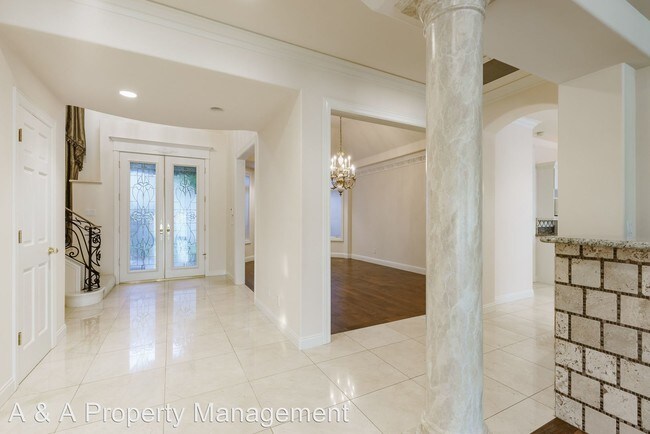 Building Photo - 2731 W Lake Van Ness Cir