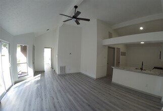 Building Photo - 9211 Golden Meadow Dr