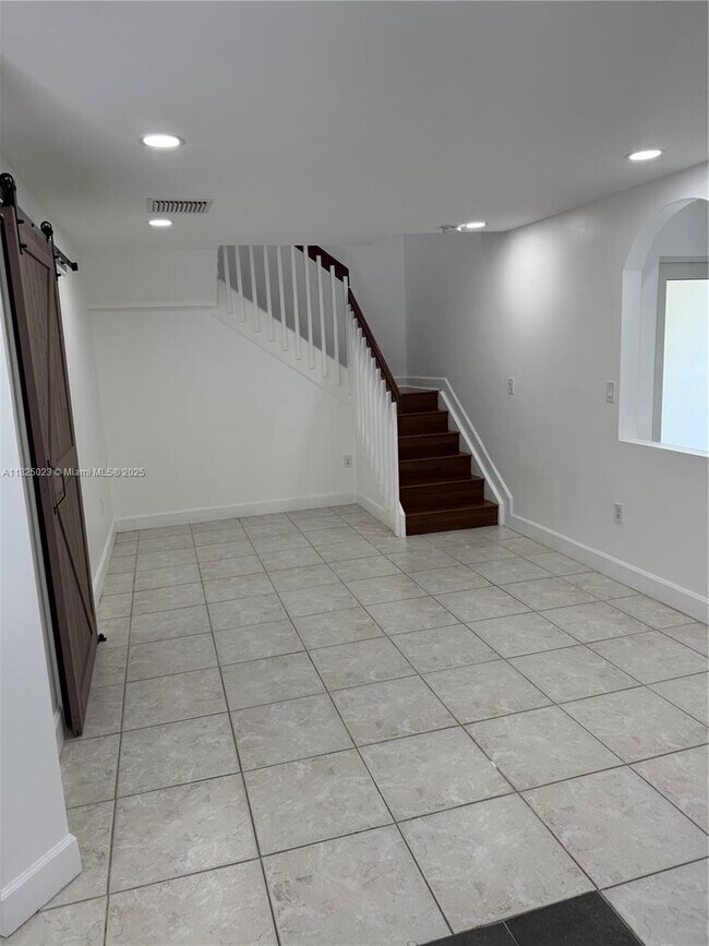 Building Photo - 8660 SW 161st Ave