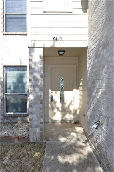 Foto del edificio - 7119 Foxvista Ln