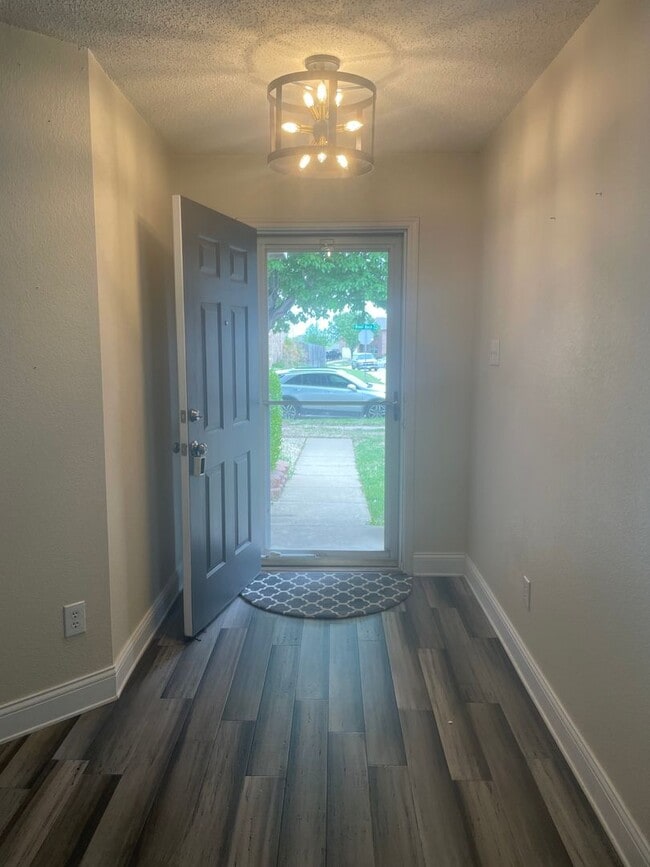 Foto del edificio - Charming 3BD/2BA with fireplace