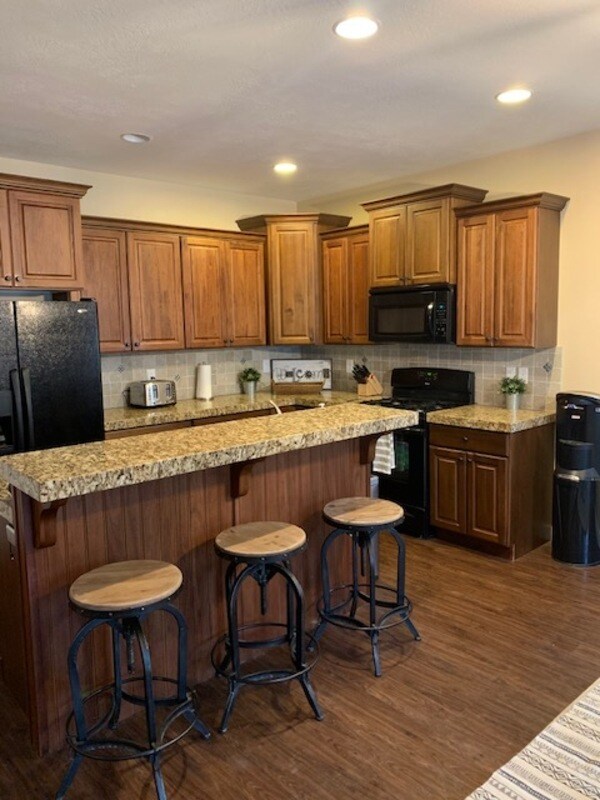 Foto del edificio - 134 Cres Pine Ln