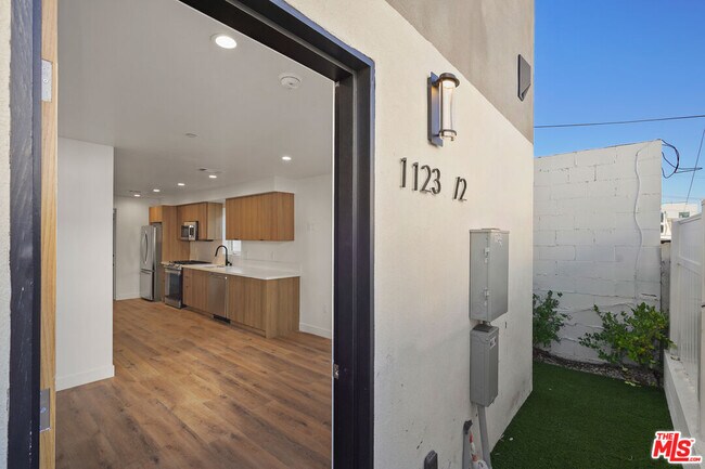 Foto del edificio - 1123 S Harvard Blvd