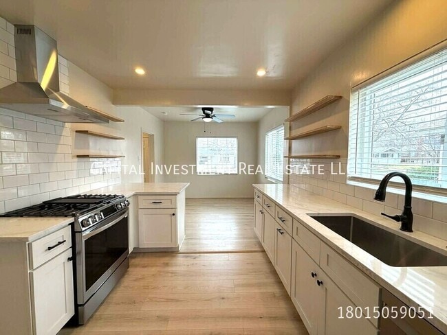 Foto del edificio - 1452 Hollywood Ave