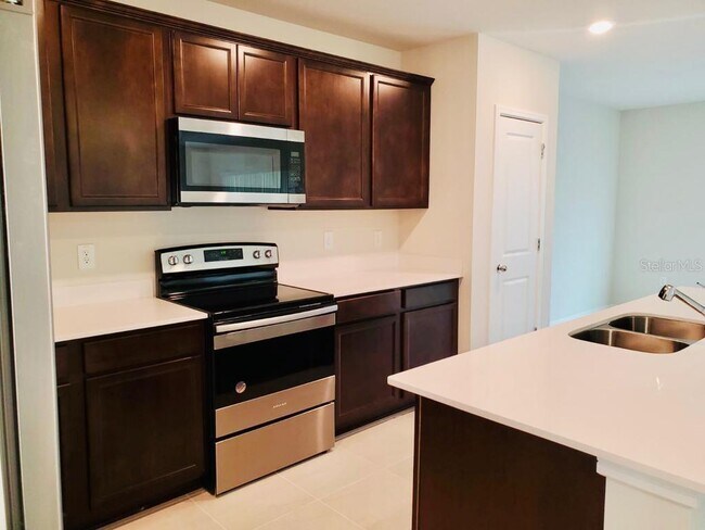 Foto del edificio - 30579 Gilbern Rd