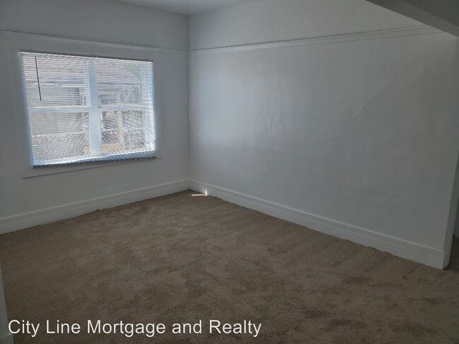 Building Photo - 3145 Webster Ave