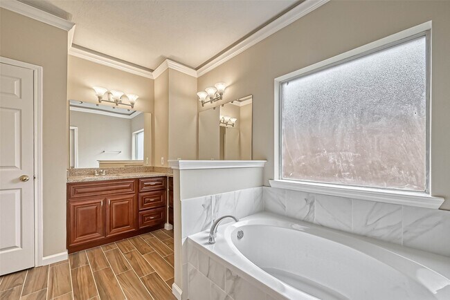 Foto del edificio - 7331 Colony Bend Ln