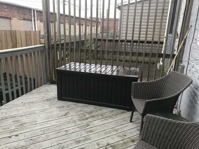 Building Photo - 2 br, 2.5 bath Townhome - 1511 Bush St