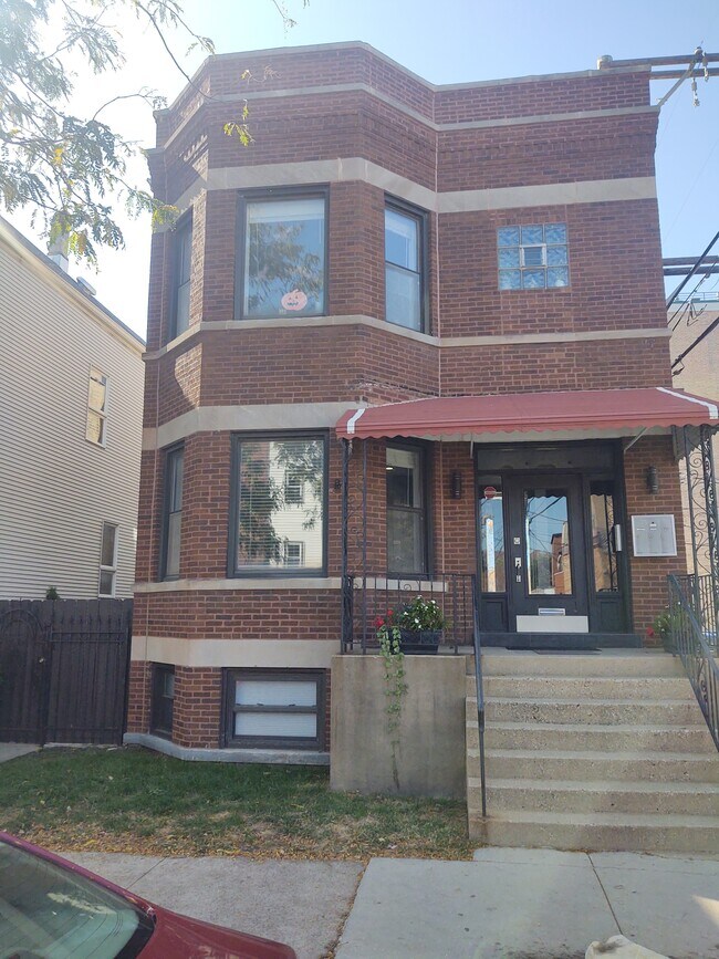 Foto del edificio - 3142 N Damen Ave