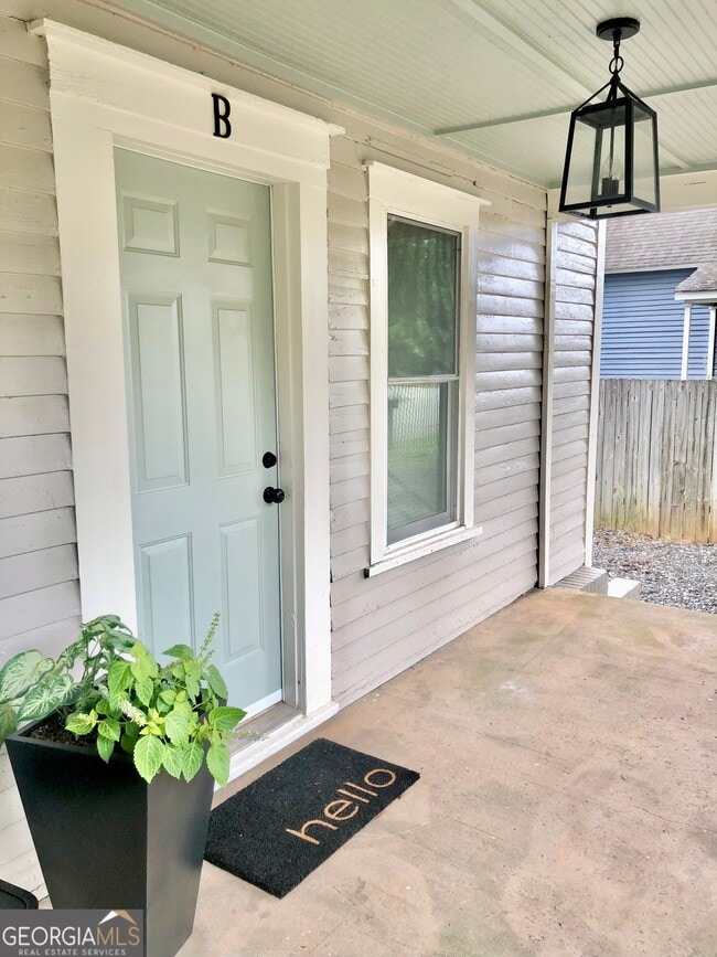 Foto del edificio - 702 Radford St