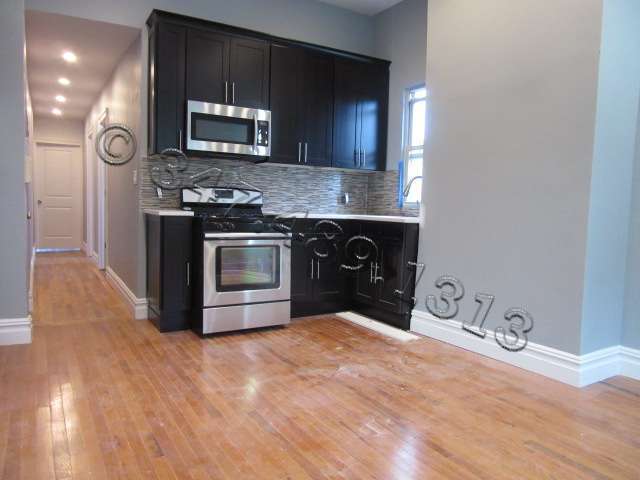Foto principal - 695 Flushing Ave