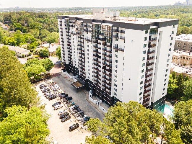 Foto del edificio - 2460 Peachtree