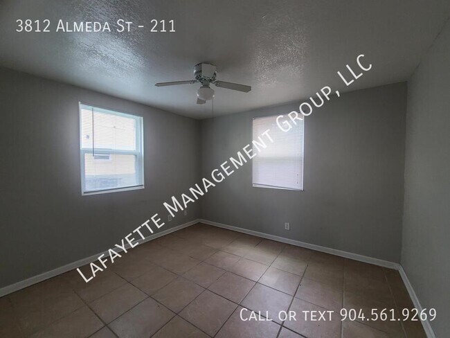 Foto del edificio - 3812 Almeda St