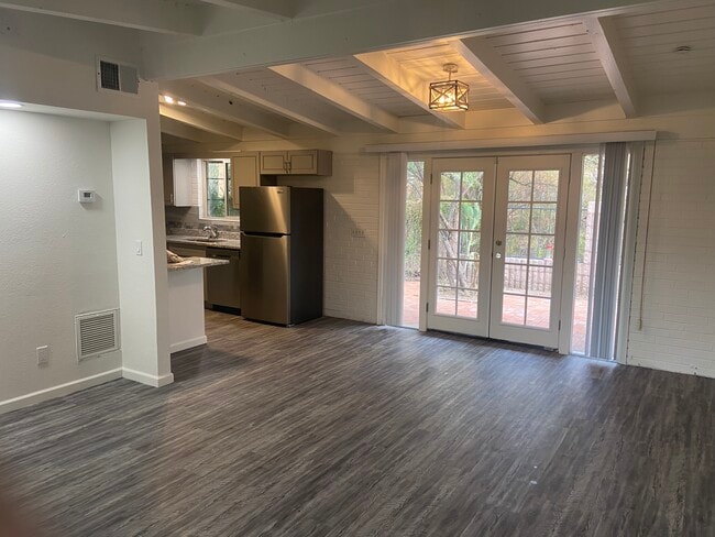 Photo - 421- 425 N Olsen Apartments