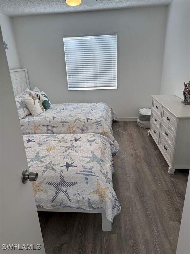 Foto del edificio - 2875 Palm Beach Blvd