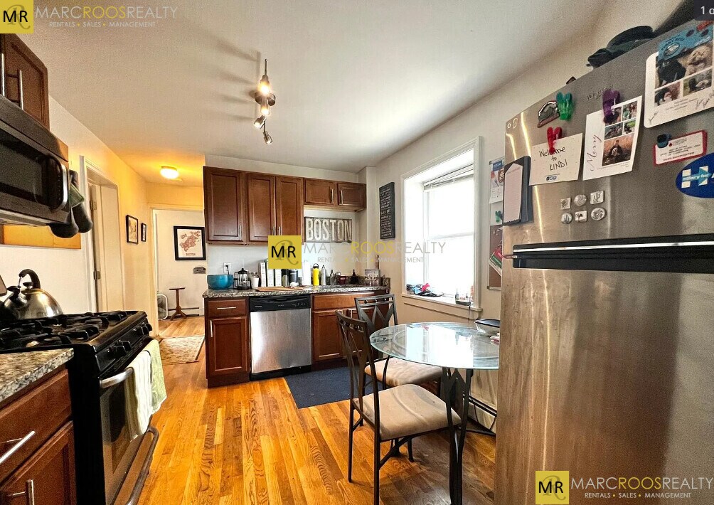Foto principal - 678 Bennington St
