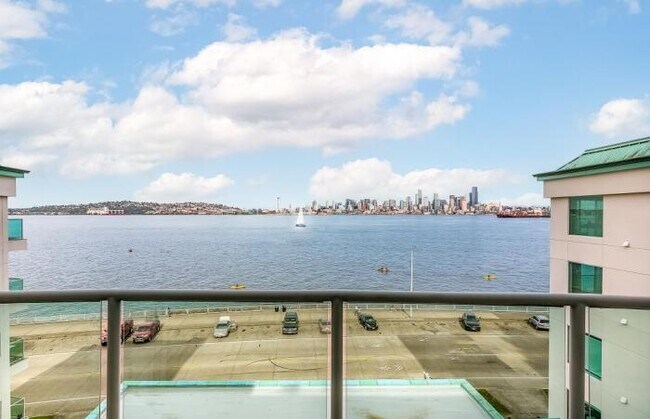 Building Photo - 3 bedroom in Seattle WA 98116