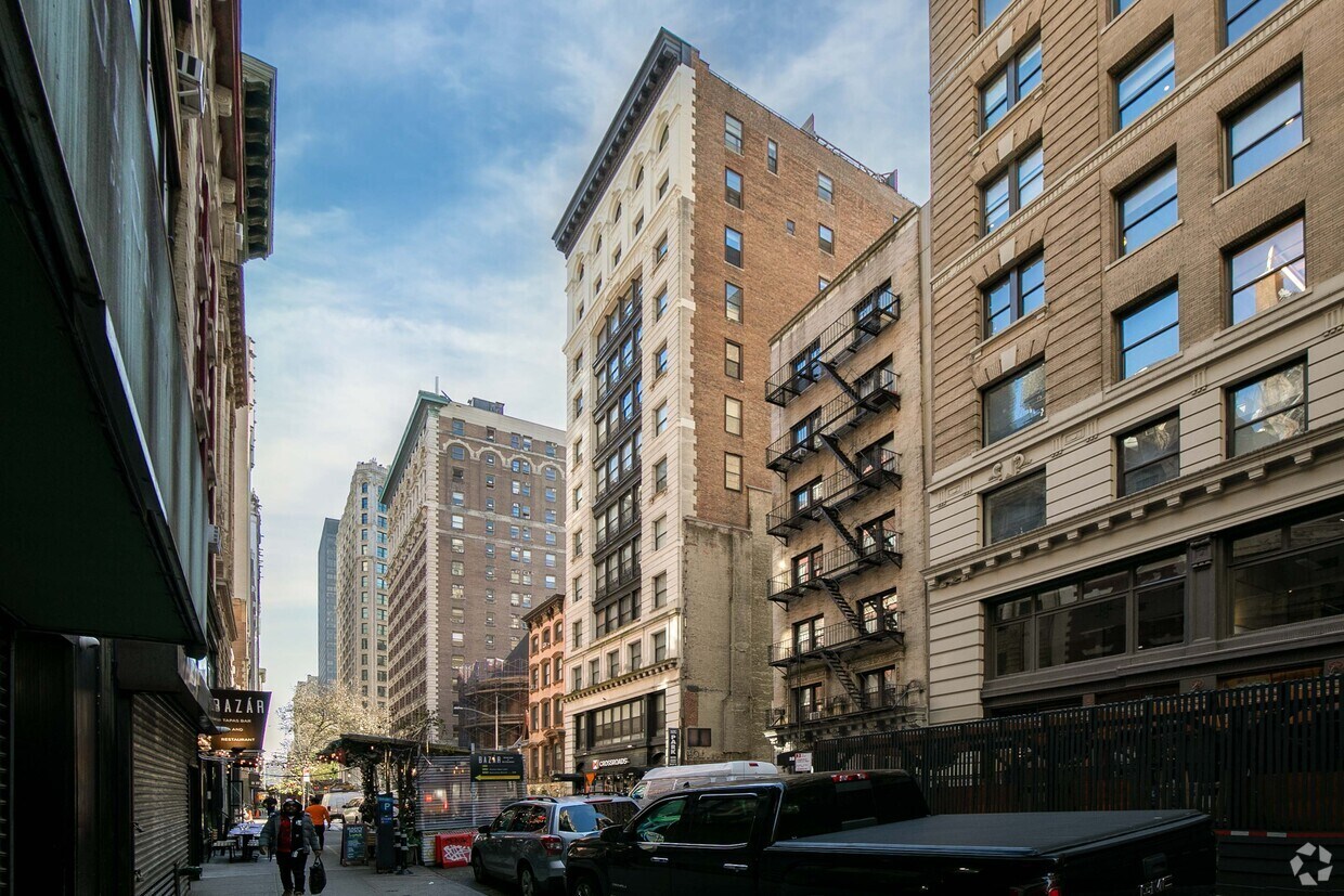 Primary Photo - 22-24 W 26th St
