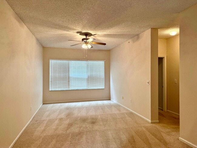 Foto del edificio - 4035 Grande Vista Blvd