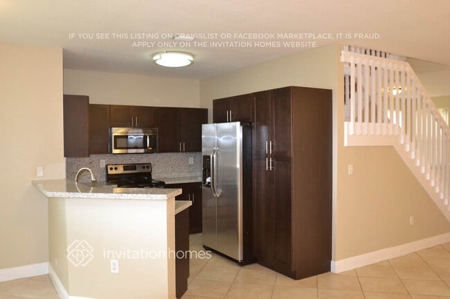 Building Photo - 3720 SW 69th Ave