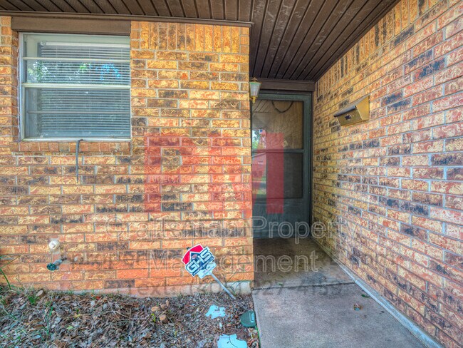 Foto del edificio - 600 Elmwood Dr