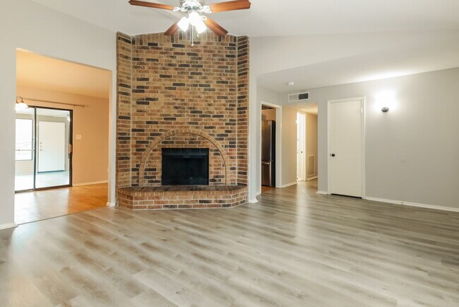 Building Photo - 428 Matterhorn St