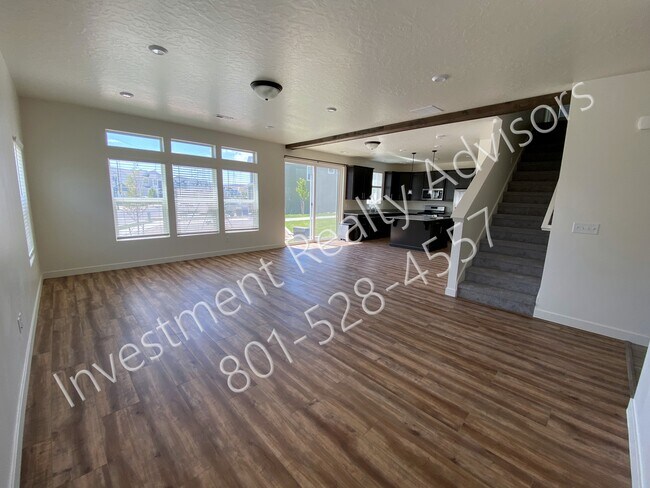 Building Photo - Beautiful Eagle Mountain Home!