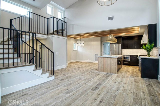 Building Photo - 710 Avocado Ave