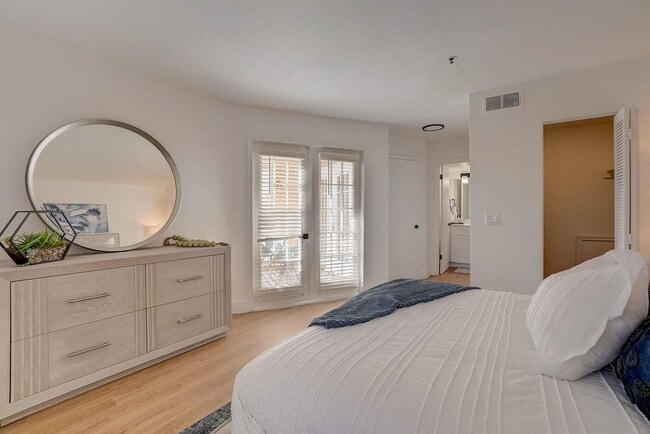 El dormitorio de Jax, Nashville, TN - The Jax