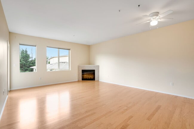 Building Photo - 14915 38th Dr SE