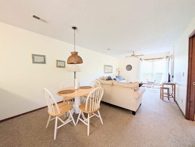 Foto del edificio - 4489 Little River Inn Ln