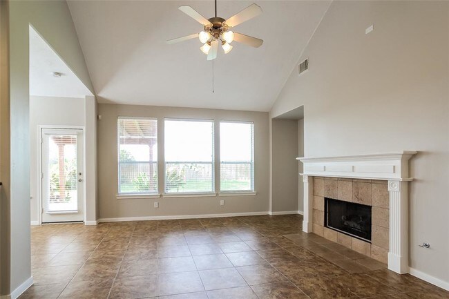 Building Photo - 20746 Oakhurst Creek Dr