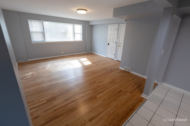 Building Photo - 4300 Maple Ave