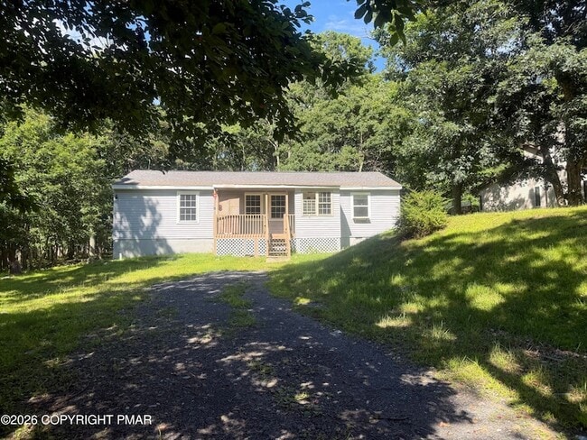 Building Photo - 2186 Spring Dr