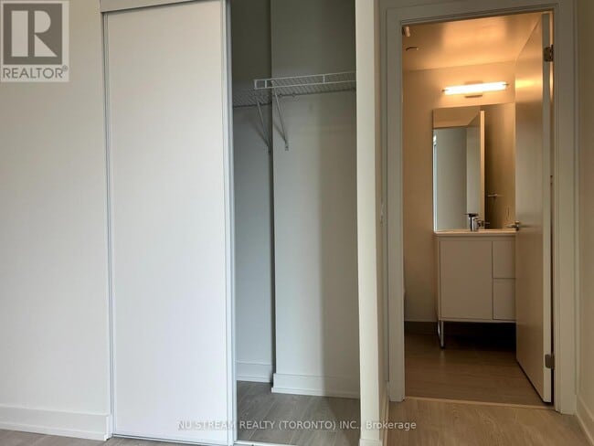 Photo du bâtiment - 1 Kyle Lowry Rd