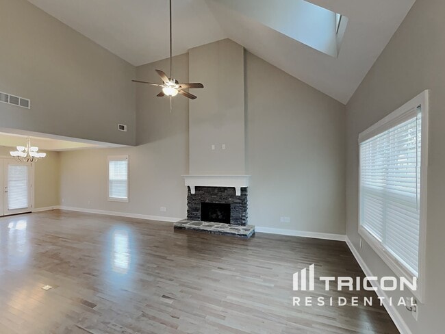 Building Photo - 335 Stonecrest Dr