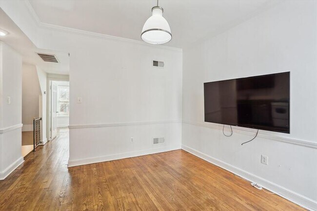 Foto del edificio - 2431 I St NW