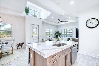 Building Photo - 6984 Saona CT