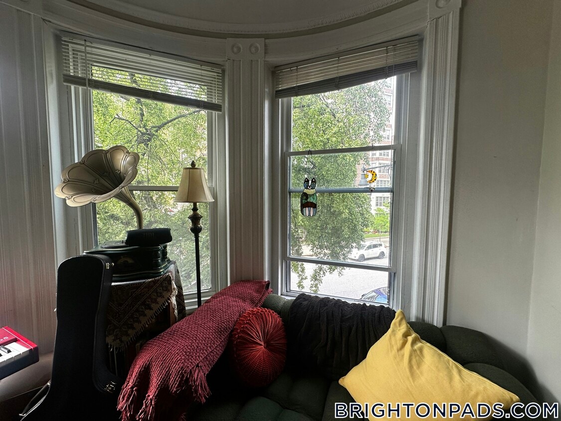 Primary Photo - 511 Beacon St